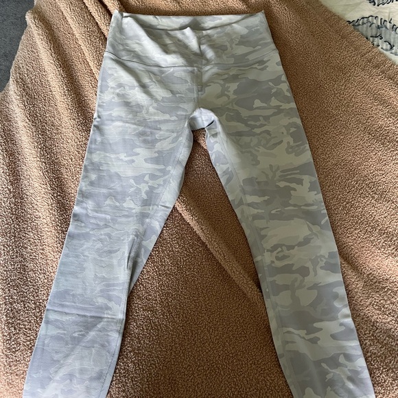 Wunder Under High-Rise Tight 25” Luxtreme Size 12 - Picture 3 of 5